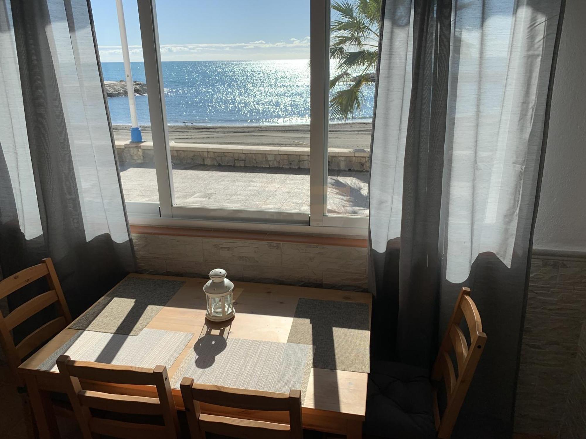 Apartamento Frente Al Mar Pedregalejo Малага Екстериор снимка